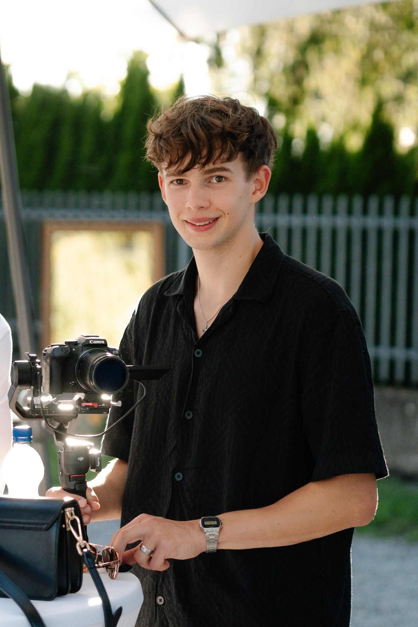Julius Fischer mit Kamera auf Gimbal